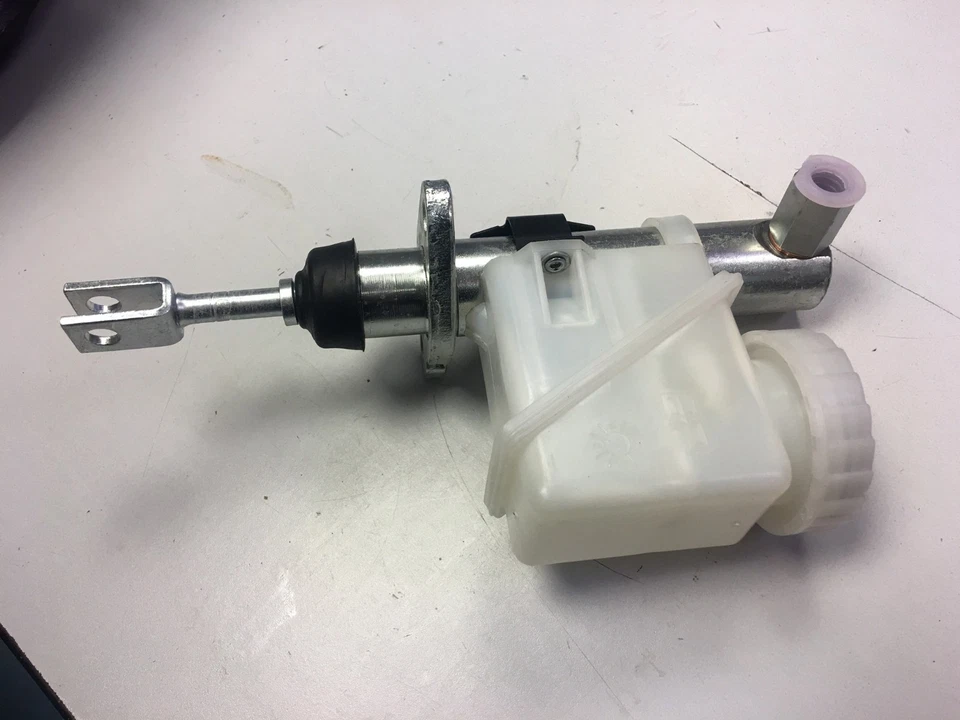 JAGUAR XJS MANUAL CLUTCH MASTER CYLINDER AP CAC8091 HYDRAULIC GETRAG 265 GEARBOX - Image 1 of 4