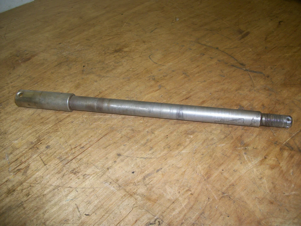 Yamaha XV920 XV 920 1982 Virago eje de rueda trasera Foto 1 de 1