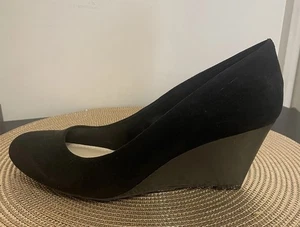 Bomba de cuña Jessica Simpson Sampson para mujer, negra, 7,5 EE. UU. - Imagen 1 de 6