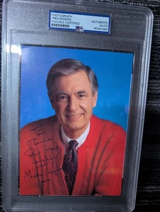 FRED ROGERS - MR. ROGERS NACHBARSCHAFT signiertes 5x7 Foto PSA/DNA  - Bild 1 von 5
