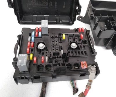 25888300 Chevy 2008 2009 Express Fuse Box GMC Savana 1500 2500 3500 Van OEM A67 - Image 1 of 4