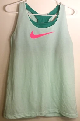 Nike Dri Fit Top Niñas XL Se adapta a Mujer XS/S Verde Como Nuevo con Sujetador Deportivo Adjunto Foto 1 de 4