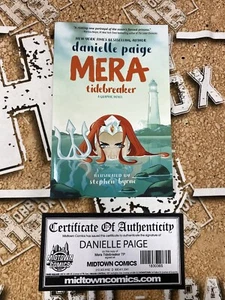 Certificado cómico de DC Mera Tidebreaker TPB firmado por Danielle Paige Midtown - Imagen 1 de 4