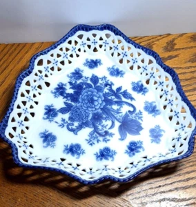 Vintage Blue & White Triangle Shape With Cutout Edge Bowl 10'' - Picture 1 of 11