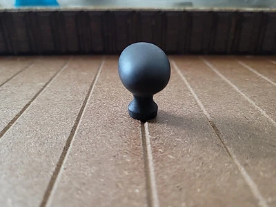 P9176-10B Bronce frotado con aceite Latón macizo 1 3/8" perillas de gabinete quilla ovalada cocina Foto 1 de 4