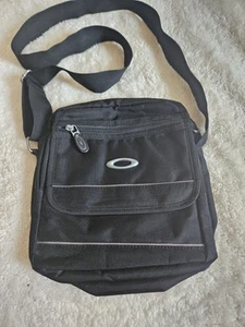 Oakley Crossbody Messenger Style Bag. - Picture 1 of 9