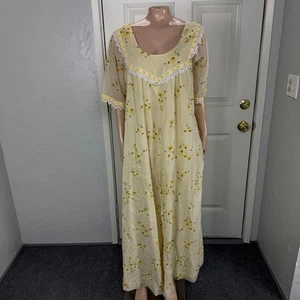 Vintage 70s Liberty House Hawaii Muumuu Women's Dress Floral cotton maxi A3-13 - Picture 1 of 8