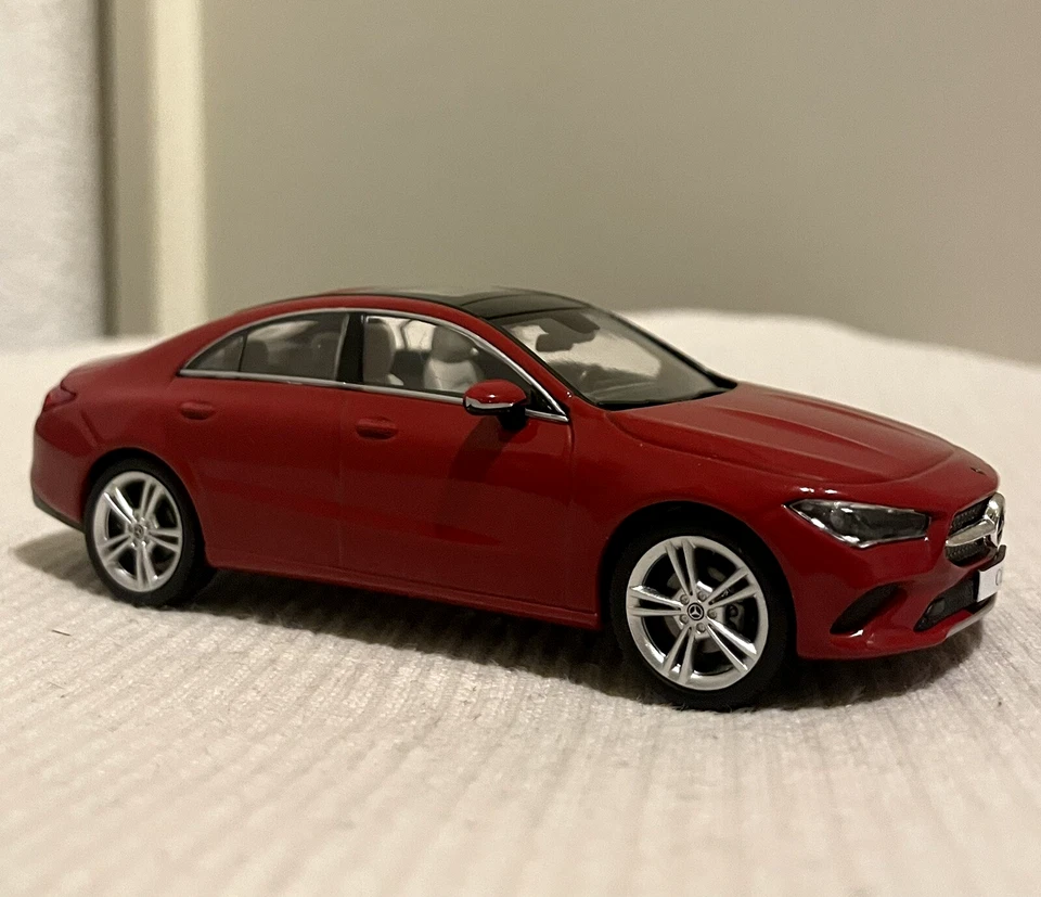Miniature Spark Mercedes CLA 1/43 1:43 - Voiture Métal Neuve en Boite - Photo 1/4