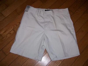 DOCKERS MEN'S NWT FLAT FRONT BEIGE SHORT WAIST 40 - Picture 1 of 3