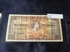 Bermuda 5 Shillings 1957 Pick #18b Circulated - Serial #T1 724353 - Picture 1 of 2