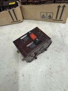 Wadsworth A230NI 30 Amp 2 Pole 2P Type A Metal Foot / Tabs Breaker A230 - Picture 1 of 2