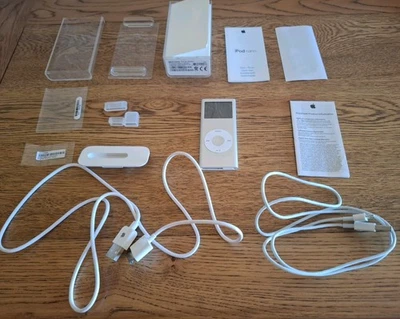 Apple iPod nano 2nd Generation Silver A1199 (2GB) - Excellent Condition - Image 1 of 4