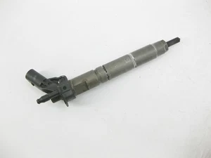 Inyector de combustible diésel Mercedes-Benz A6420700487 OM642 - Imagen 1 de 6