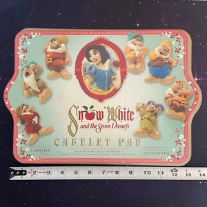 Padella torta Disney Biancaneve e sette nani Williams Sonoma 3,5 tazze piccoli difetti - Foto 1 di 12
