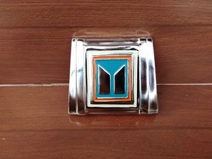 ISUZU Metal Front Grille Badge Emblem NOS Genuine P/N 76210-017 - Picture 1 of 18