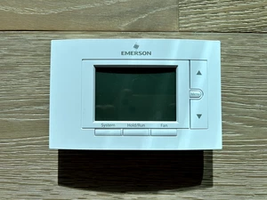 Emerson 80 Series 1F85U-22NP Non-Programmable Thermostat - White (used) - Picture 1 of 3