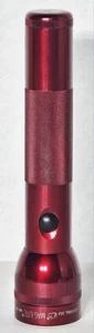 *** Kirschrotes Maglite (2D-Zelle) mit mitegroßer 55 Lumen LED-Lampe/Objektiv/Schalterdichtung - Bild 1 von 5