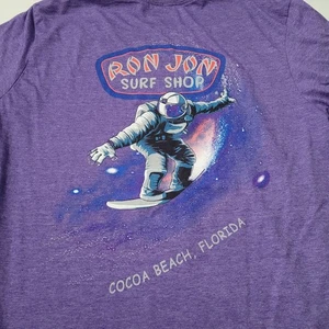 Ron Jon Surf Shop Cocoa Beach Surfen Astronaut lila Shirt Größe Medium Unisex - Bild 1 von 6