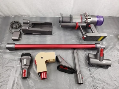 Dyson V11 SV15 Aspiradora con Varilla Inalámbrica Varita Roja 5 Herramientas SIN BOQUILLA DE PISO Foto 1 de 4