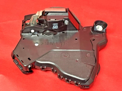 Actuador de bloqueo de puerta DLA268 para Toyota Corolla Sienna Matrix Camry delantero derecho Foto 1 de 4