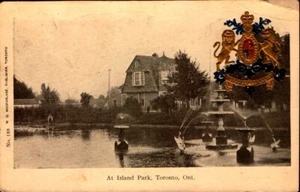 TARJETA POSTAL PRIVADA VINTAGE-EN ISLAND PARK, TORONTO, ONT. ESCUDO EN RELIEVE BK77 - Imagen 1 de 2