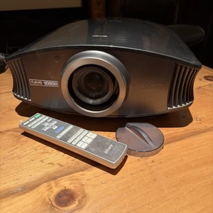 SONY BRAVIA VPL-VW60 SXRD FULL HD 1080P VIDEOPROJEKTOR - Bild 1 von 4