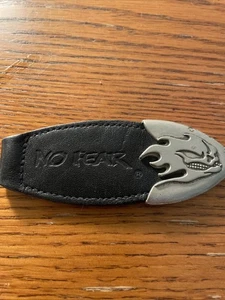 Llavero No Fear cuero metal SH15 - Imagen 1 de 4