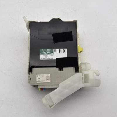 2010 TOYOTA PRIUS MULTIPLEX BODY NETWORK MODULE JUNCTION BLOCK OEM 89221-47130 - Image 1 of 4