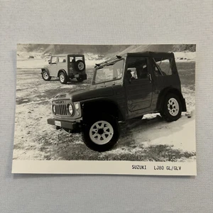 Suzuki LJ80 GL und LJ80 GLV Werk Pressefoto Foto - Bild 1 von 3