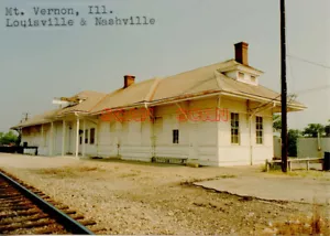 4A746 RP 1987 LOUISVILLE & NASHVILLE RAILROAD STATION MT VERNON IL - Picture 1 of 1