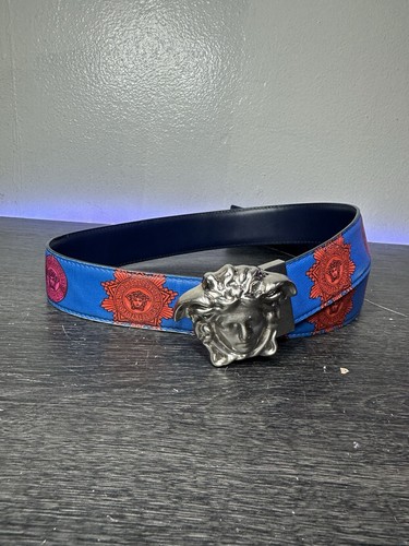 Versace Cintura Blu Hibiscus Medusa Stampa e Testa Reversibile Nero Fibbia Argento