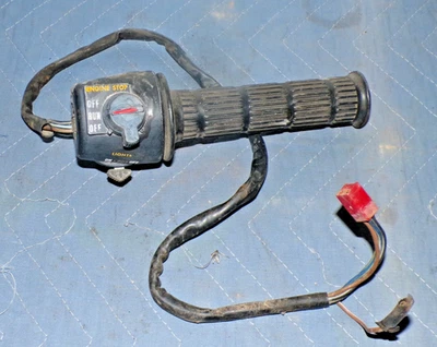 KAWASAKI S3 400 ПРАВОЕ УПРАВЛЕНИЕ С ДРОССЕЛЬНОЙ ЗАСЛОНКОЙ И РУКОЯТКОЙ ПОДЛИННЫЙ OE - Изображение 1 из 4