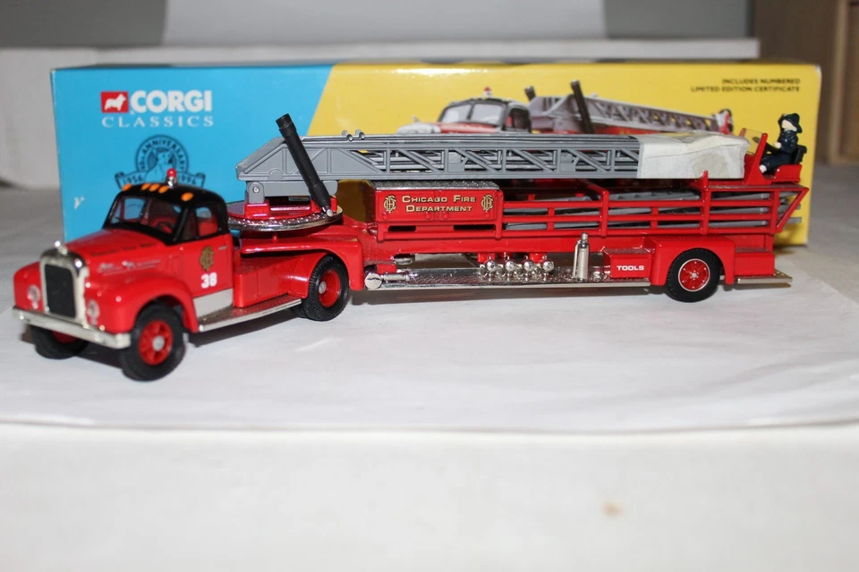 CORGI CLASSICS Mack B Series Aerial Ladder Truck Chicago Fire Dept. Ladder 38 - Image 1 of 4