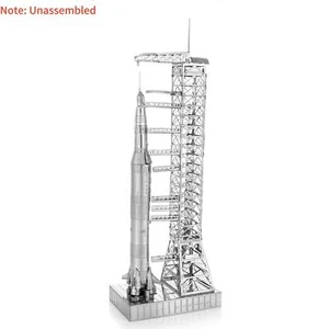 New 5.9in 1/770 High Quality USA Apollo 11 Saturn V w/ Gantry Unassembled Model - Picture 1 of 16