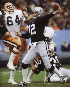 KEN STABLER 1975 OAKLAND RAIDERS 8X10 PHOTO #2 - Picture 1 of 1