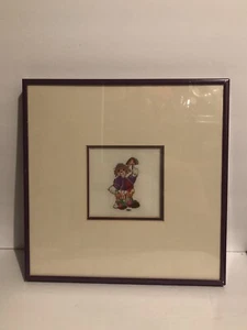 Vintage gerahmte Nadelspitze Clown & Regenschirm signiert JM 1984 11 x 11 lila Rahmen - Bild 1 von 8