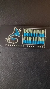 PAT BENATAR / NEIL GIRALDO - NEW UNUSED FUTURISTIC TOUR 2024 GUITAR PICK TIN SET - Picture 1 of 4