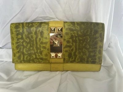 Bolsa de mão Vince Camuto dois tons pele de cobra seixo padrão - Imagem 1 de 4