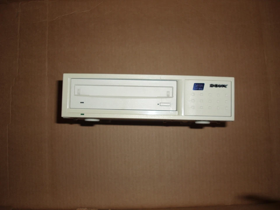 Sony CMO-R540 External Magneto Optical Drive White 2.3 2.6 Modisk 50 pin  SCSI-1 - Image 1 of 4