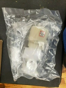 NEW, SAINT-GOBAIN, SMDVM3-16NO, Self Manifolding Dist Valve, 3 port - Picture 1 of 4