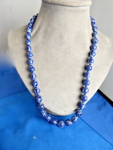 VINTAGE GRADUATED BLUE & WHITE PORCELAIN BEADED NECKLACE 24" CHINESE - Picture 1 of 10
