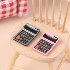 1:12 Dollhouse Miniature Metal Calculator Stationery Model Study Scene Decor Toy - Zdjęcie 1 z 14