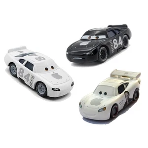 Disney Pixar Cars n°84 White Apple Car 1:55 Metal Diecast Toys Modèle Loose Neuf - Foto 1 di 23