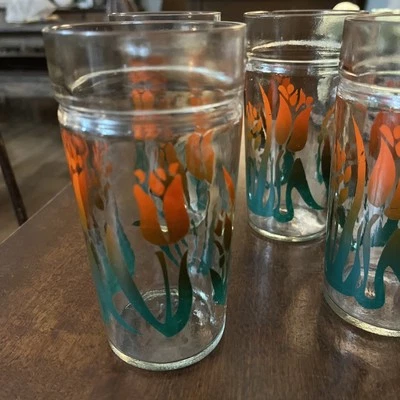 Copos RETRO VINTAGE flor de tulipa vermelha “manteiga de amendoim” 6" - Imagem 1 de 4