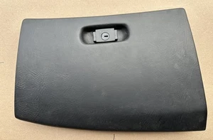 90-93 CORVETTE C4 GLOVE BOX DOOR with LATCH AND HINGE 10216288, 10137255 - Bild 1 von 4