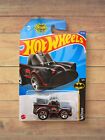 Miniature Hot wheels 1:64 Classic TV Series Batmobile Batman HCT04-M7C8