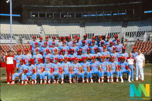 1982 ST Louis Cardinals World Series Champions Posing Together.PNG 8x10 Picture