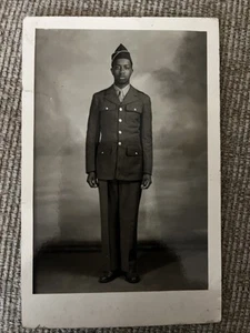 ORIGINAL Rppc WWII US ARMY SOLDIER PHOTO – AFRICAN AMERICAN Uniform - Picture 1 of 5