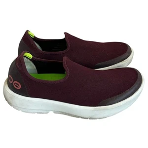 Zapatos informales Oofos Oomg EEzee bajos borgoña cómodos para caminar clásicos talla 9 para mujer - Imagen 1 de 11