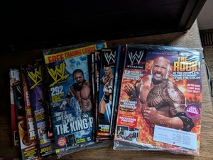 Lotto 13 pezzi rivista Wrestling WWF WWE Cena, Undertaker, HHH, Randy Orton, Wrestlemania - Foto 1 di 12